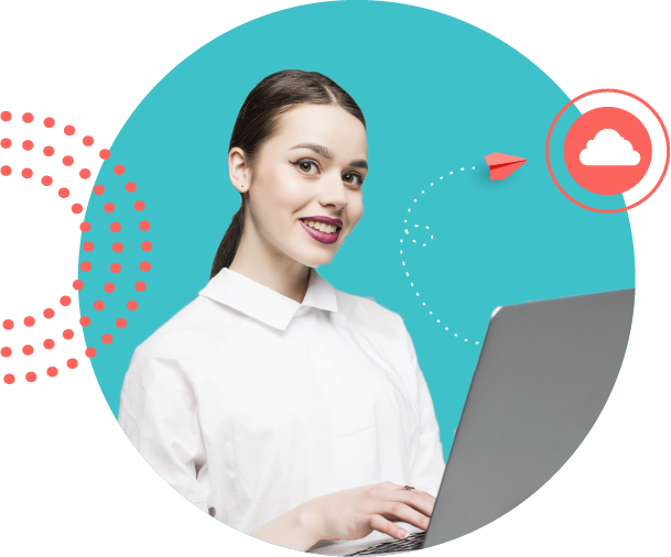 Femme qui utilise notre solution de centre de contact outsourceur BPO