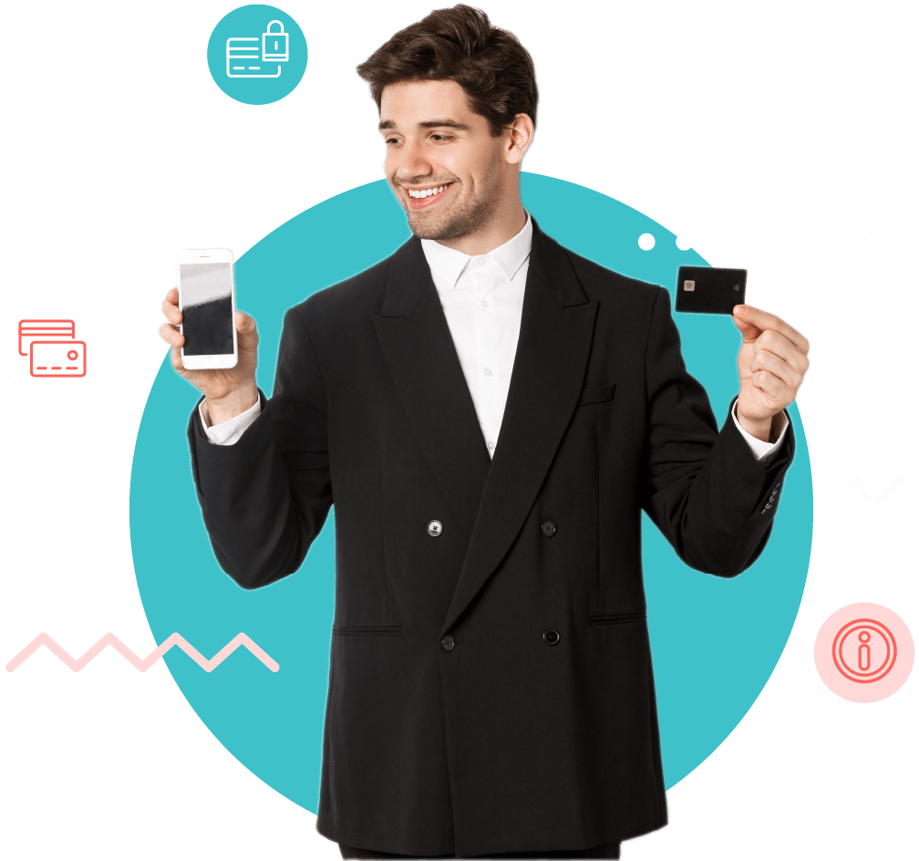 Homme qui tient un téléphone et une carte bancaire pour illustrer le paiement par téléphone et par carte bancaire