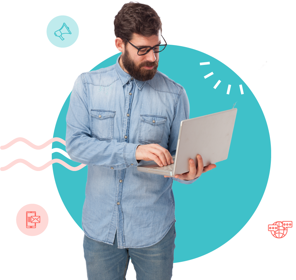 Homme qui envoie un email
