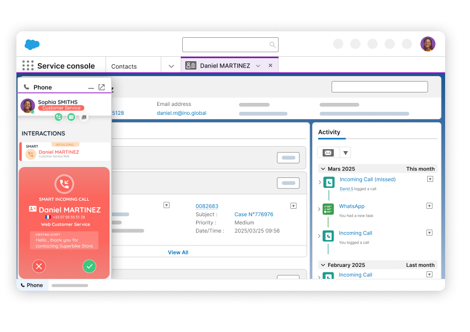 Pantalla emergente de Salesforce CTI con identificación del cliente y saludo del agente en la interfaz de INO CX, mejorando la resolución en la primera llamada.